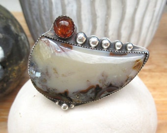 Vintage side: a 925 sterling silver ring with beautiful cabs brazilian coyamito agate , opale