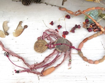 Un collier celtique , elfique en céramique ancienne du Mali et contemporaine artistique !!!! ... "A La Recherche Du Temps"