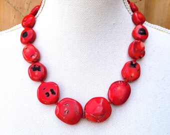 A necklace with traces of the past, imposing slices of coral beads, precious handmade gift!!! : "Lady In Red" ..