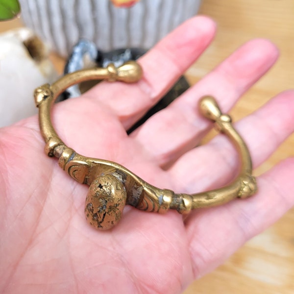 Splendide bracelet jonc unisexe- bracelet Dogon Mali en bronze ancien pour le côté vintage ..