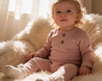 Organic Cotton Baby Bodysuit and Pants Set: Flower Design, Wooden Buttons