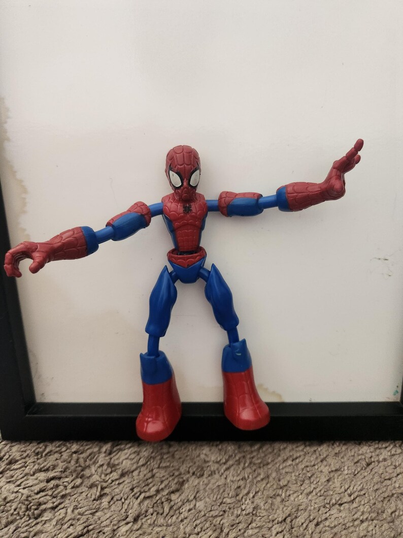 Marvel Spiderman Bend and Flex Action Figure Toy image 4