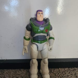 Disney Pixar Lightyear Space ranger Alpha Buzz Lightyear action 5" figure image 3