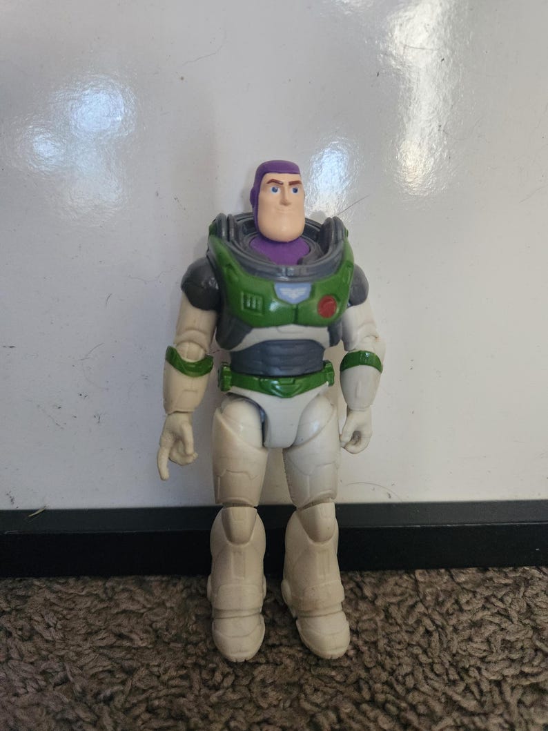 Disney Pixar Lightyear Space ranger Alpha Buzz Lightyear action 5" figure image 3