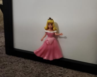 Princesa Disney La Bella Durmiente Aurora Magiclip El Pequeño Reino Polly Pocket 2009