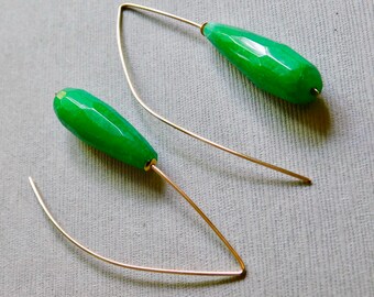 Green earrings/ Jade teardrop  earrings/ gold-filled wire earrings/ jade earring/everday earrings/jade earrings/gift for her/dangle earrings