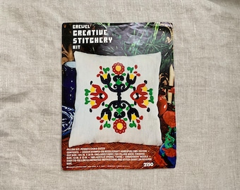 Vintage, Pennsylvania Dutch, Floral Pillow Kit, Crewel Embroidery, Vogart Crafts Corp, Blue Red, Yellow Green