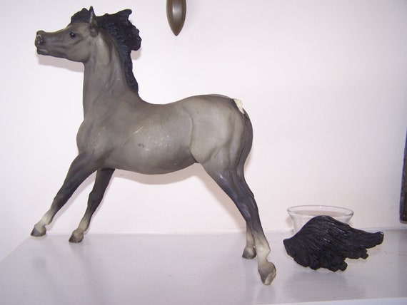 breyer horse figurines