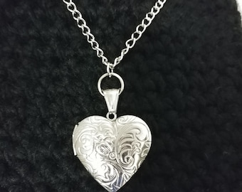 Heart Locket Curb Chain Nosferatu Ellen Hutter Heart Locket Necklace Non-tarnish Stainless-Steel Heart Photo Locket Silver Heart Pendant