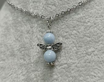 Colar com pingente de anjo em pedra preciosa angelita, anidrita natural, corrente de aço inoxidável que não mancha.