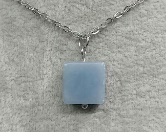 Edelstein Angelit Halskette Angelit Naturedelstein Nicht-Trübung Edelstahl Angelit Quadrat Fliesen Halskette 12 mm Angelit Quadrat Anhänger Blau