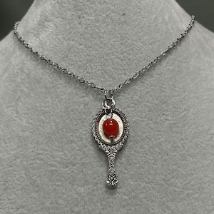 Gemstone Snow White Necklace Non-tarnish Stainless-Steel Chain Carnelian Gemstone Enchanted Mirror Necklace Snow White Mirror Charm Necklace