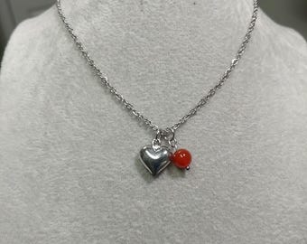 Herz-Halskette Karneol-Edelstein Nicht anlaufender Edelstahl-Hauch-Herz-Anhänger-Herz-Charme-Silber-Herz-natürlicher Karneol-Edelstein-Charme