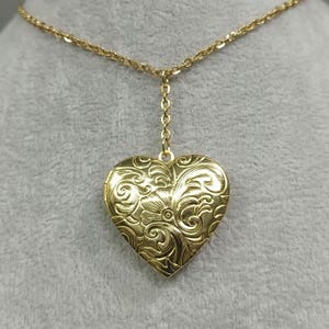 ゴールドハートロケット 金メッキ 変色しないステンレススチール製ハートロケットペンダント ゴールドハートロケットネックレス ハートフォトフレームロケットペンダント
