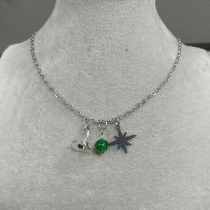 Wicked Necklace Elphaba Hat Necklace Non-tarnish Stainless-Steel Green Crackle Charm Necklace Wicked Charm Necklace Witch Hat Star Pendant