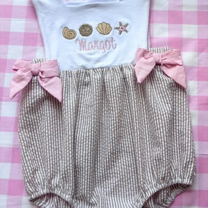 Personalized Baby Girl Seersucker Bubble Romper – Custom Name Romper with Bows, Monogram Baby Outfit, Summer Baby Clothes, Beach Baby Gift
