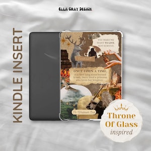 Könnte beinhalten: Eine Kindle Insert Hülle mit einem Collage-Design. Das Design beinhaltet einen Hirsch, den Text "Fireheart" und andere Texte. Die Hülle ist transparent mit einem dekorativen Design. Der Text "Throne of Glass inspired" ist ebenfalls enthalten.