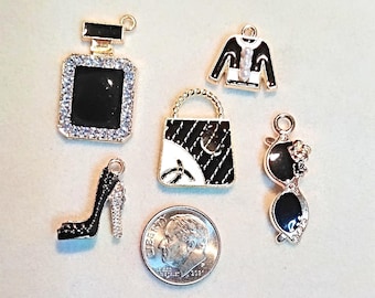 Emaille Damen Charm Set: Geldbörse, Heels, Pulli, Flasche, Sonnenbrille