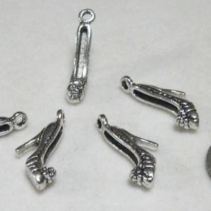 Adorable 3D high heel shoe charms in zinc silver alloy group of 5 charms, use to make jewelry, as gift tie ons, zipper pulls, party favor.