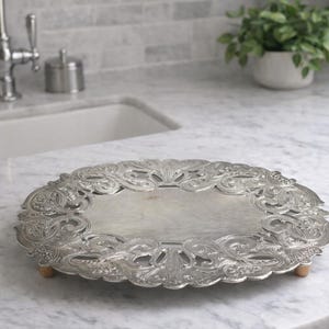 Vintage Wallace Silverplate Trivet, Footed Hot Plate, Elegant Tableware