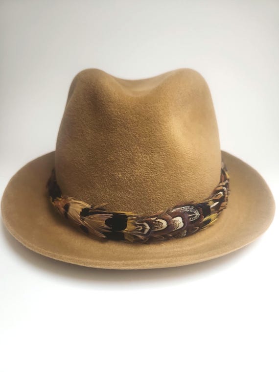 Vintage 1950s Churchill Fedora Hat: Tan Felt With Feather  display picture 1