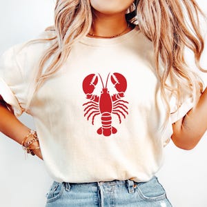 Retro Comfort Lobster Shirt, Italian Summer Tshirt, Ocean Beach Crewneck, Coastal Girl Gift, Funny Summer Holiday Tee, Coastal Lobster Shirt