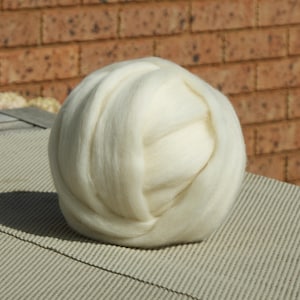Corriedale Wool Tops Roving, Natural White, 27 Micron, Spinning Felting Weaving