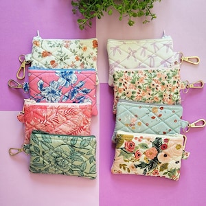 Porta-moedas com estampa floral acolchoada: porta-cartões de tecido e chaveiro