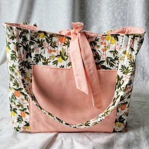 Floral Quilted Tote Bag, Handmade Bag, Minimalist Tote Bag, Bible Study Tote, Everyday Tote Bag, Work Tot, Quilted Tote Bag with Pockets,