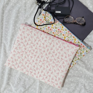 Floral Bow Laptop Sleeve: Quilted Padded Laptop Case