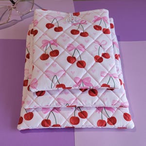 Kindle Sleeve, Book Cover, Padded Book Sleeve, Bookish Accessories, Quilted Sleeve, Pink Sleeve, iPad Mini Case, Kindle Case, Book Pouch