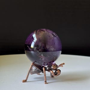 Copper Plated Ant Crystal Sphere Holder: Decorative Stand