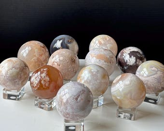 Esfera de cristal de ágata con flor drusa - Natural y tallada a mano - Bola de cristal - Decoración del hogar