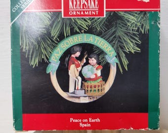 Hallmark Keepsake Ornament - Peace on Earth 1992 - Collector's Edition