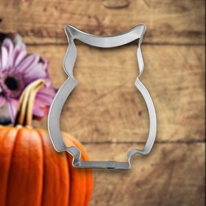 OWL Metal Cookie Cutter  about 3.75 inches