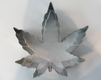 MARIJUANA LEAF Cookie Cutter 4 inches