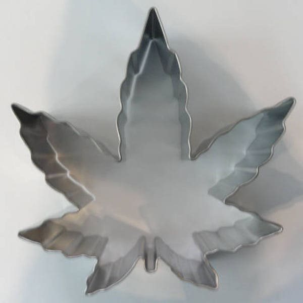 MARIJUANA LEAF Cookie Cutter 4 inches