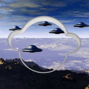 UFO metal Cookie Cutter 3 inches wide