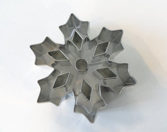 SNOWFLAKE Metal Cookie Cutter  about 3 inches    57