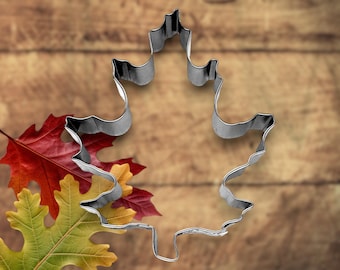 Large OAK LEAF Metal Cookie Cutter   about 5 inches     1065