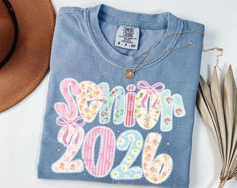 Comfort Colors® Senior 2026 Shirt, Coquette Graduate 2026 T-Shirt, Floral High School Senior Tees, Preppy Senior Tee, Graduation Gift