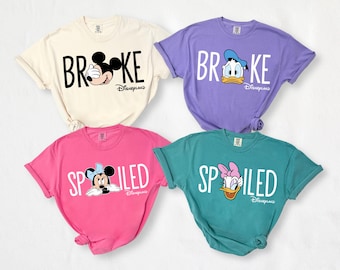 Disney Spoiled and Broke Comfort Colors® Shirts, Mickey Minnie T-Shirt, Donald Daisy Paar Geschenk, BTW Familienreise Passendes T-Shirt