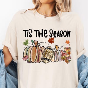 Comfort Colors® Tis the Season Football T-shirt, Football Player Shirt, Fall Pumpkin Women Tee, Football Lover Gift, Fall Season Crewneck