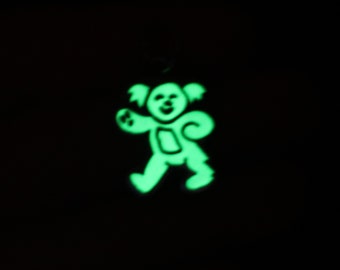 Grün Dancing Bear Charm GLOW in the DARK Emaille 24mm Teddy Silber Vintage 1980er 1990er Emaille Halskette Schlüssel Ring Schmuck Zubehör DB1