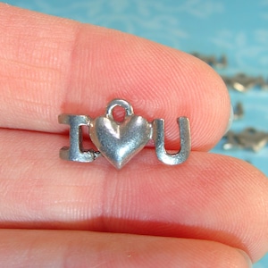 30 dijes "Te amo" - "Te amo", plata, peltre, hechos en EE. UU. (31184), San Valentín, boda, despedida de soltera, joyería de valor al por mayor, liquidación.