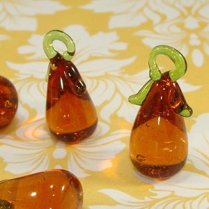 6 Glass Pear Charms Handmade Amber Brown Pears 3D Chunky Wine Charm Jewelry Supplies Bulk Beads Fruit Dangles Pendants Summer Jewelry Crafts