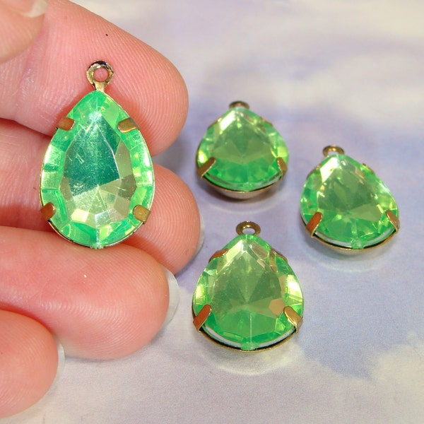 10 LARGE Green Rhinestone Teardrop Crystal Charms Peridot Set Stone Plastic Faceted Gem Drop 18mm 14mm BRONZE Pronged Jewelry Supplies Bulk