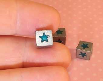 6 WISH STAR Bead Charms Türkis Blau Emaille 7mm Würfel mit großem Loch Zinn USA Made Freundschaftsarmbänder Celestial Bulk Schmuckzubehör N33