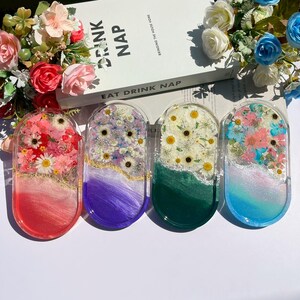 Pressed Flower Resin Coaster | Gradient Garden Design | Real Daisy Flower Drink Coaster | Handmade in Thailand | Large Oval