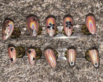 Pressione as unhas holográficas